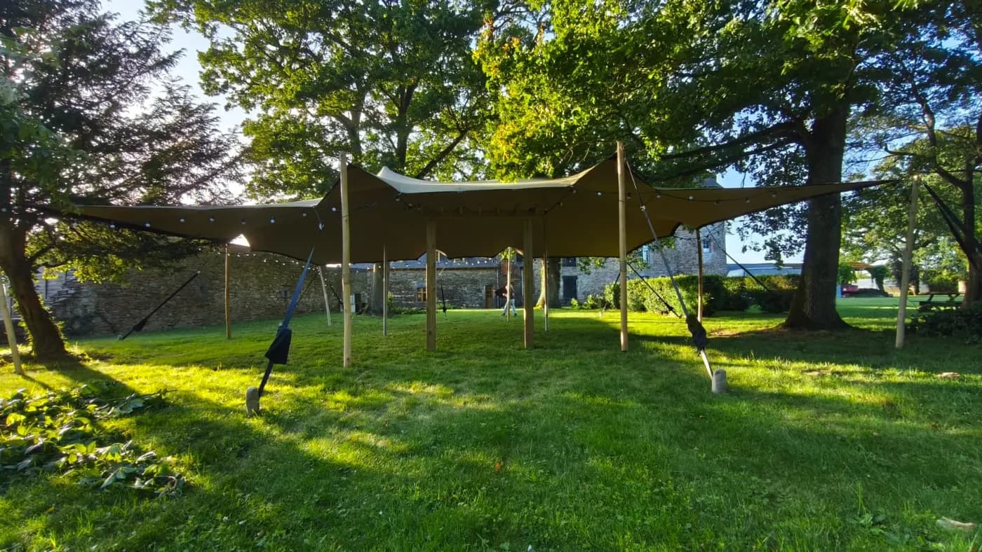 Réception de mariage sous tente Stretch en extérieur