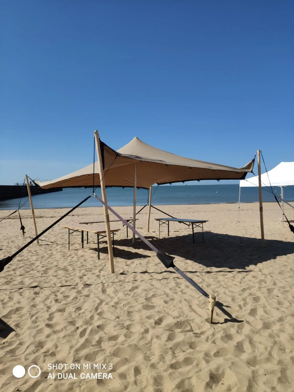 Location de tente stretch pour événement en plein air